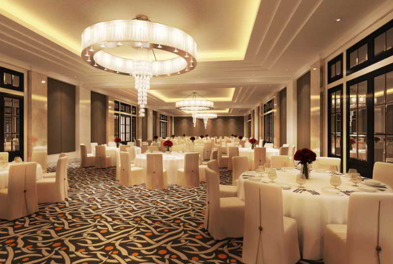 Hotel Ciputra World 5*