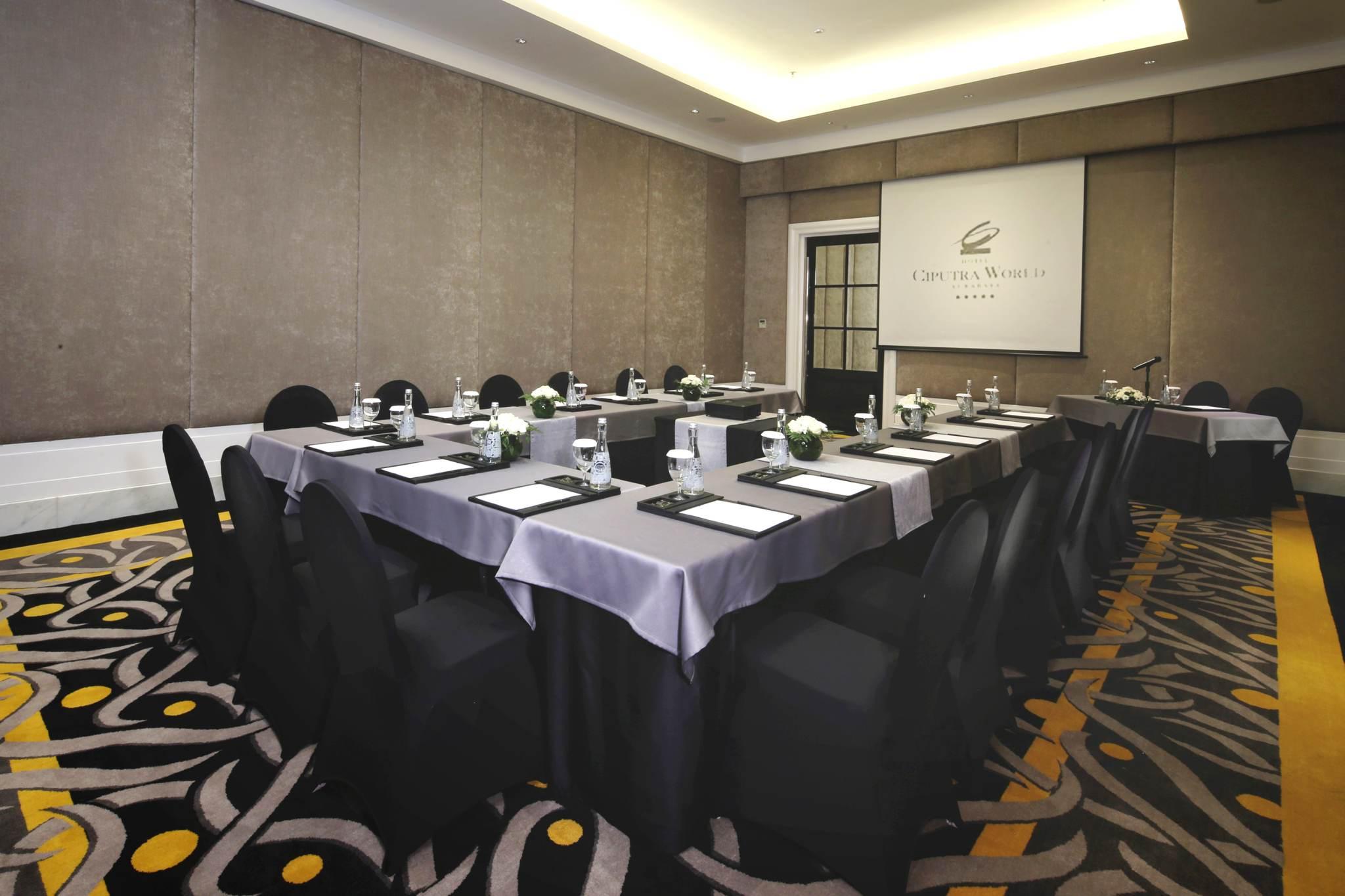 Ciputra World 5*
