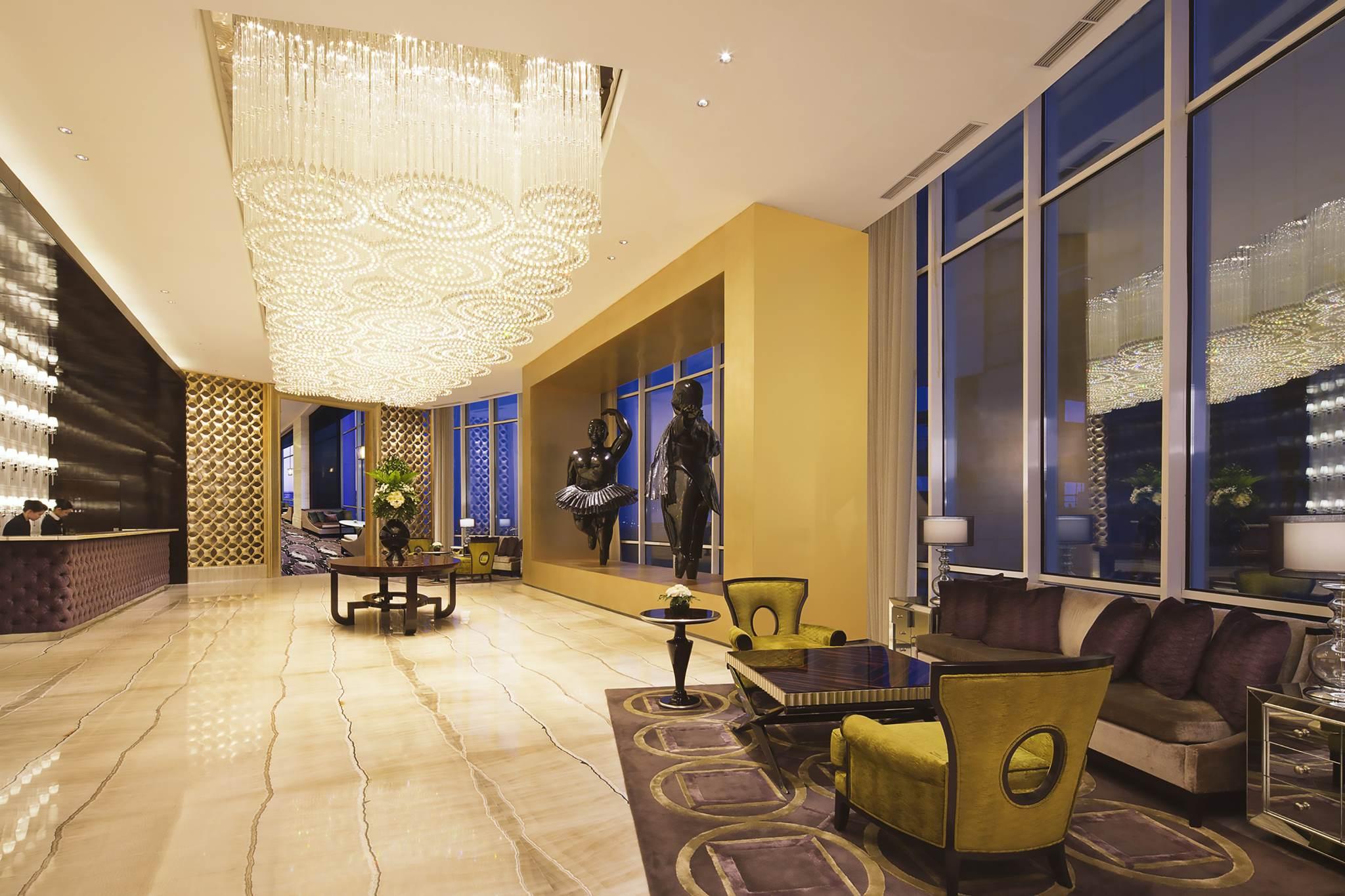 Hotel Ciputra World 5*