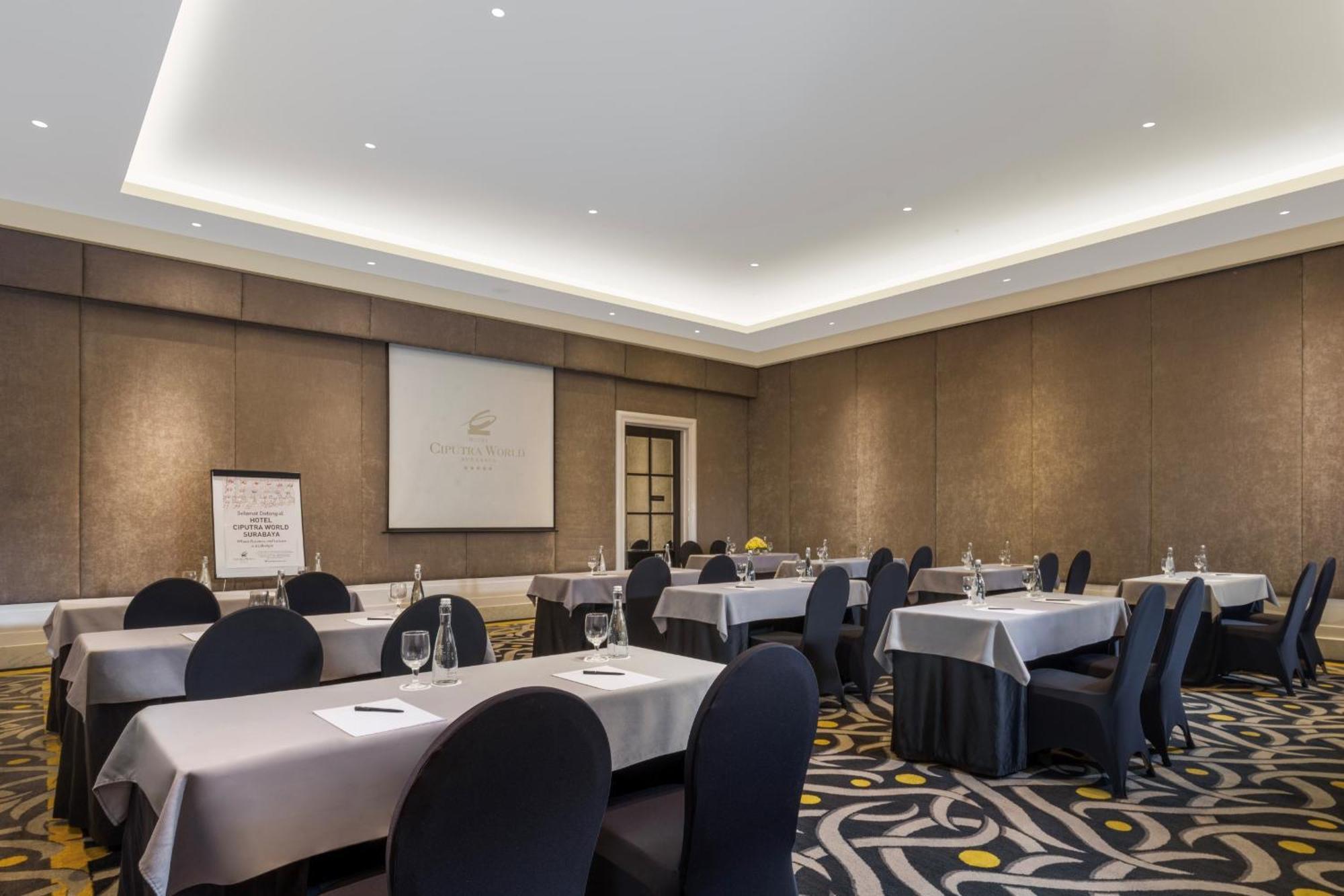 Ciputra World 5*